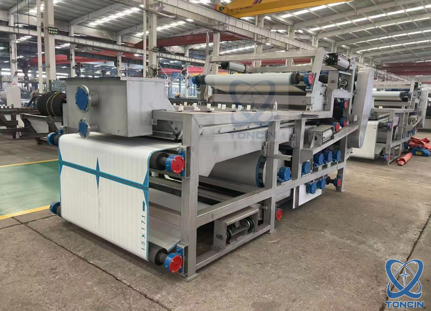 汚泥脱水が簡単にできるベルトフィルタープレス