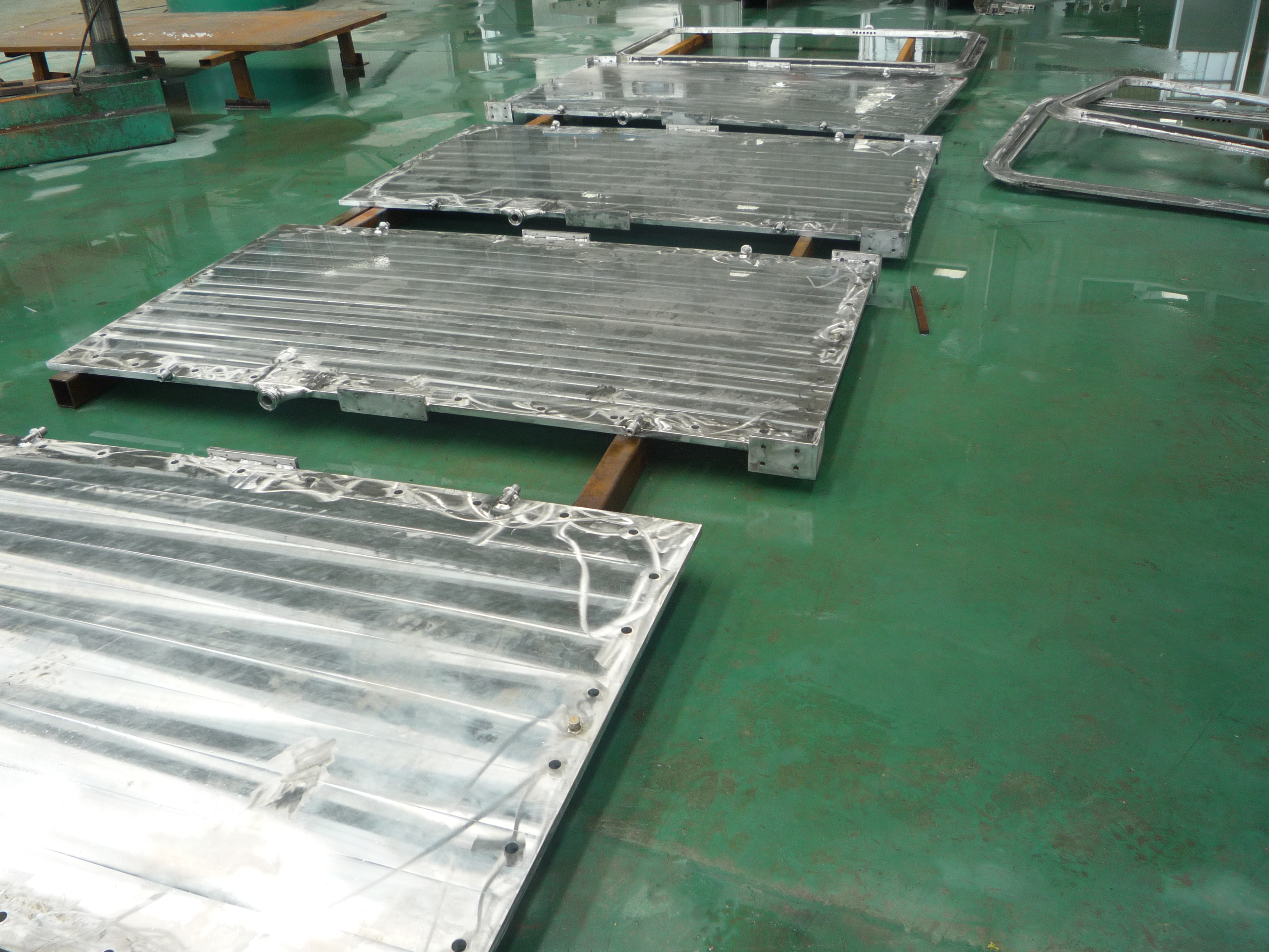 メインプレート