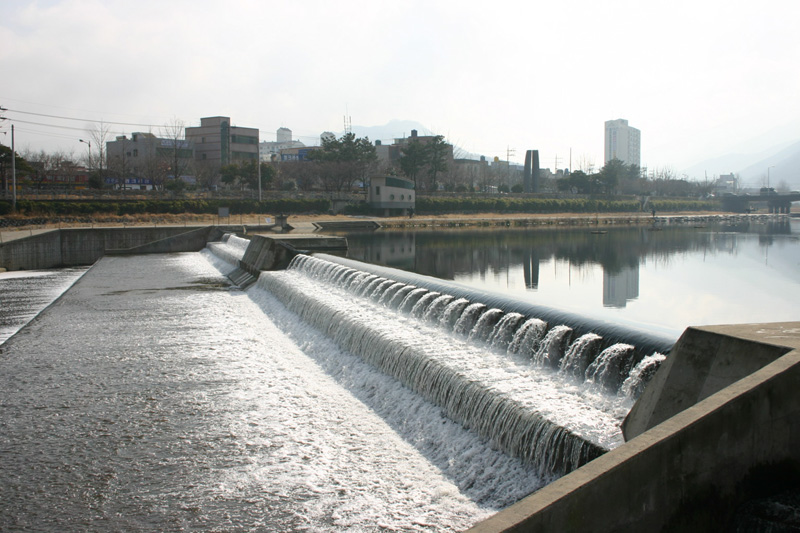 ウォータールーフダム